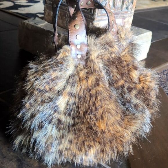 Y2K Fabulous Faux Fur Mini Tote Bag - Picture 17 of 17